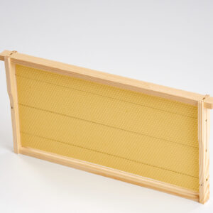 Langstroth kärjeraam, kärjepõhjaga